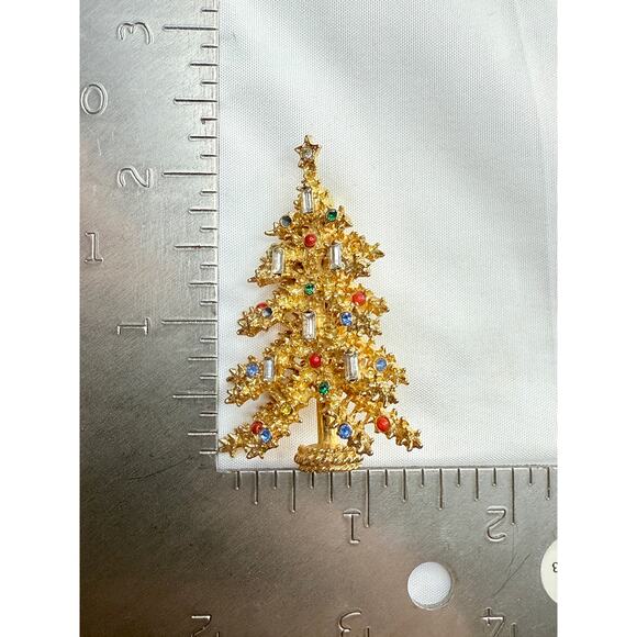 Vintage ART © Signed Textured Christmas Tree Brooch - Picture 8 of 8